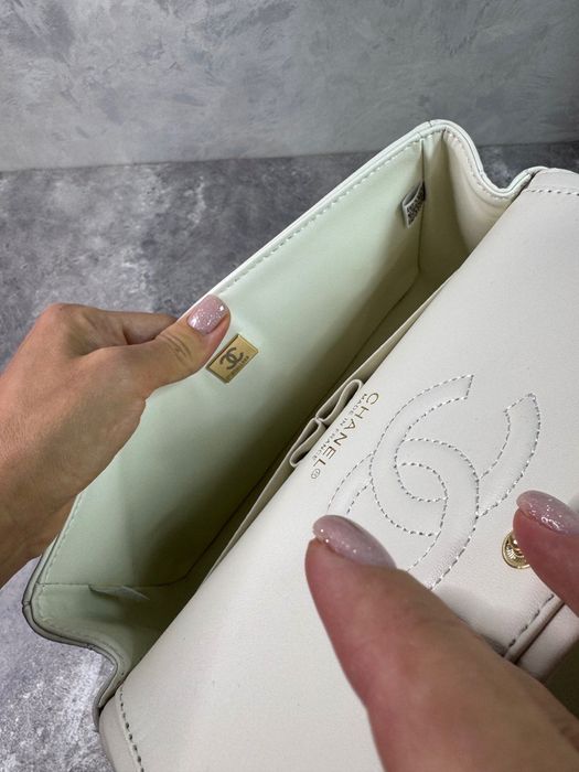 Нова чанта chanel бяла