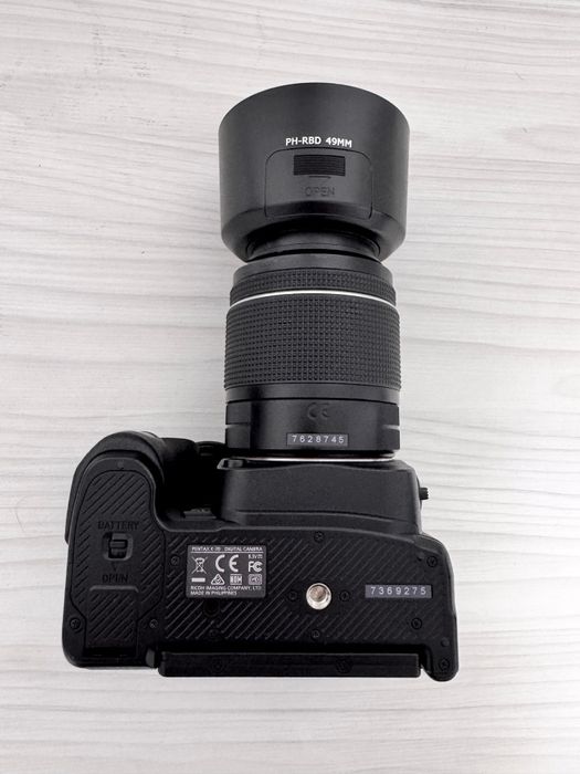 PENTAX K-70 KIT CU OBIECTIVE: f/1.8,50mm Și f/4,50-200mm