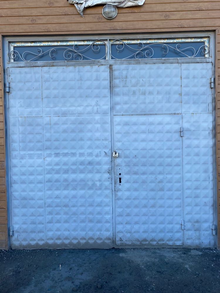 Продаются железные двери