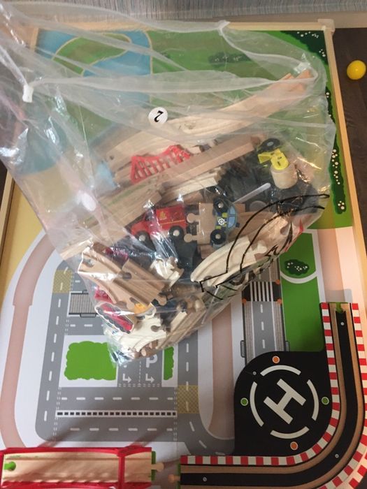 Masa de joaca cu trenulet, sine...