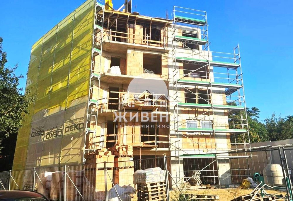 Продава се Тристаен апартамент в Варна, Базар Левски - 83 кв.м за 2509 €/кв.м - Снимка #2