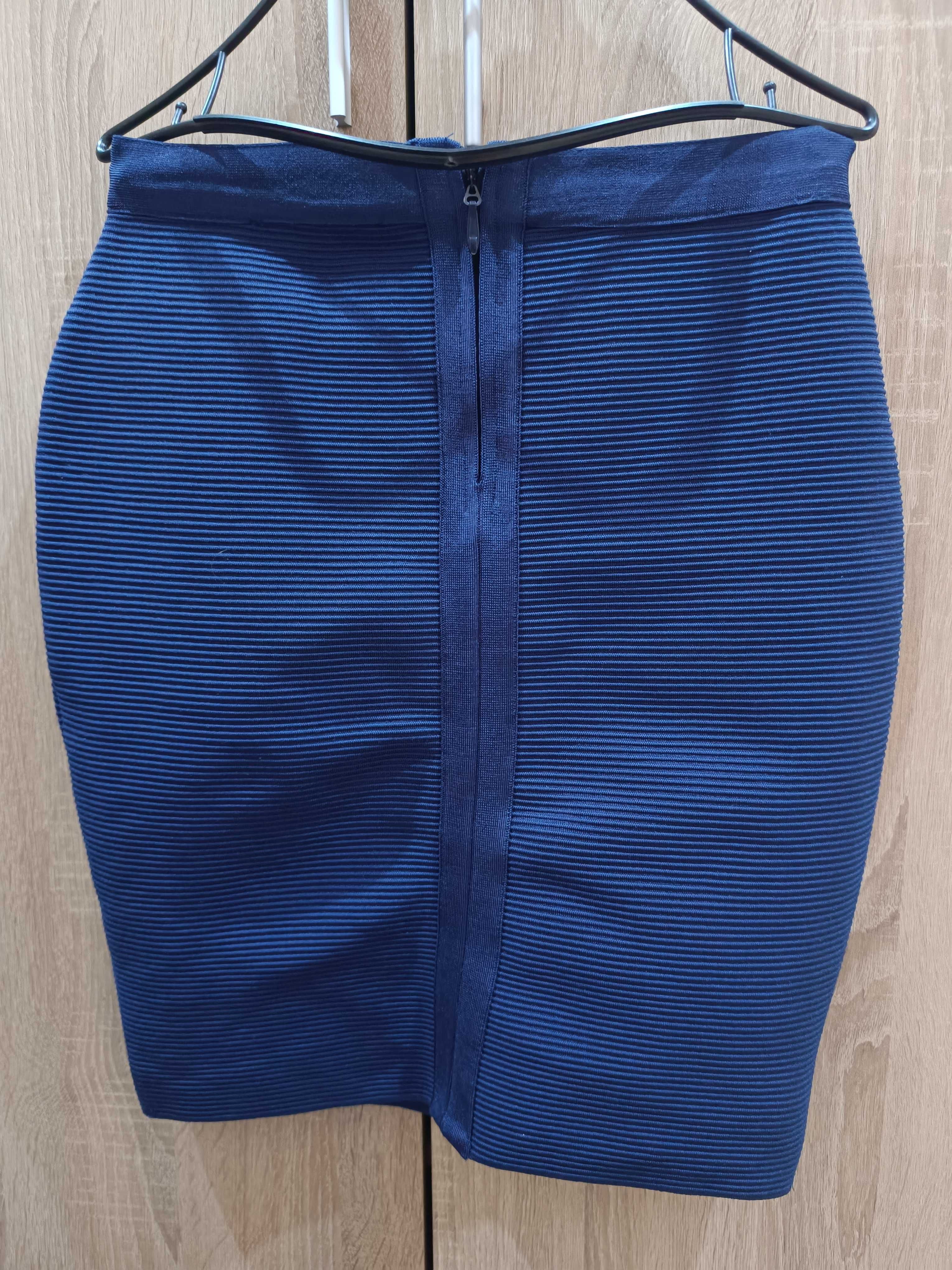 Дамска тъмносиня пола Guess