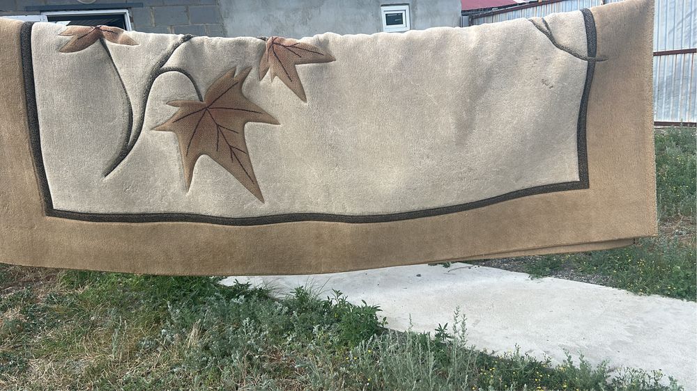 Ковер в хорошем состоянии