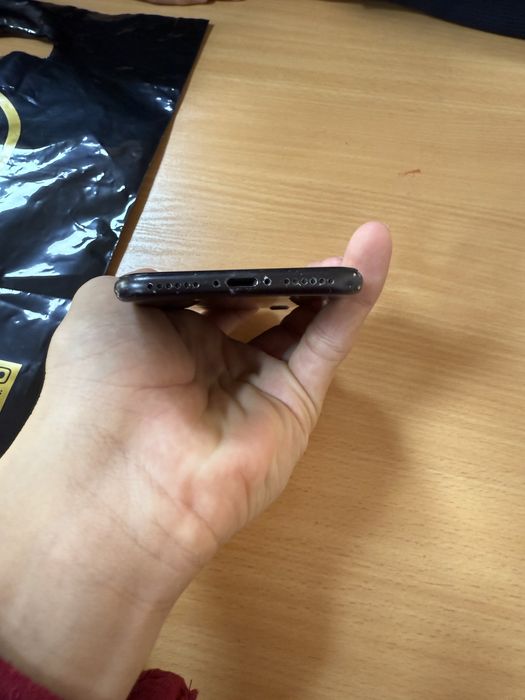 Iphone 7 sotiladi srochna