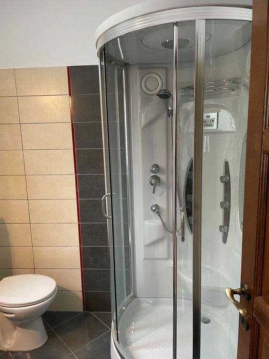 Casă cu grădină, în oraș, zonă A (zona piața Victoriei)