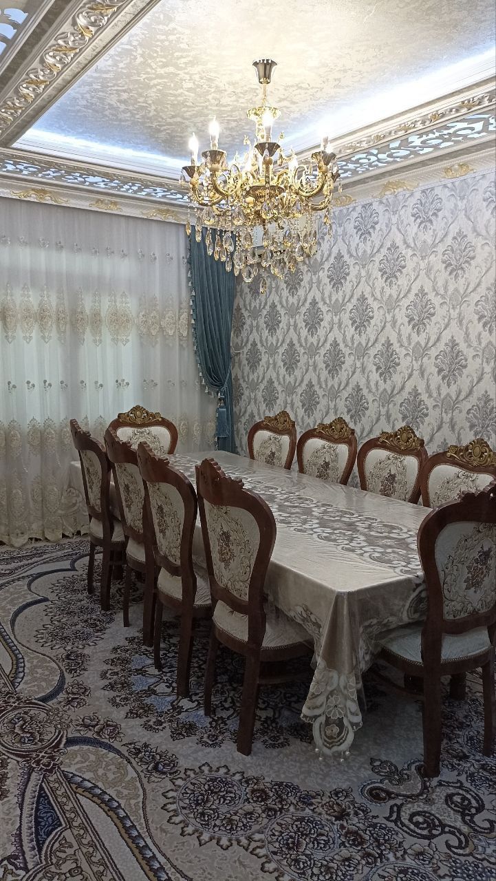 Продается стол без стулья