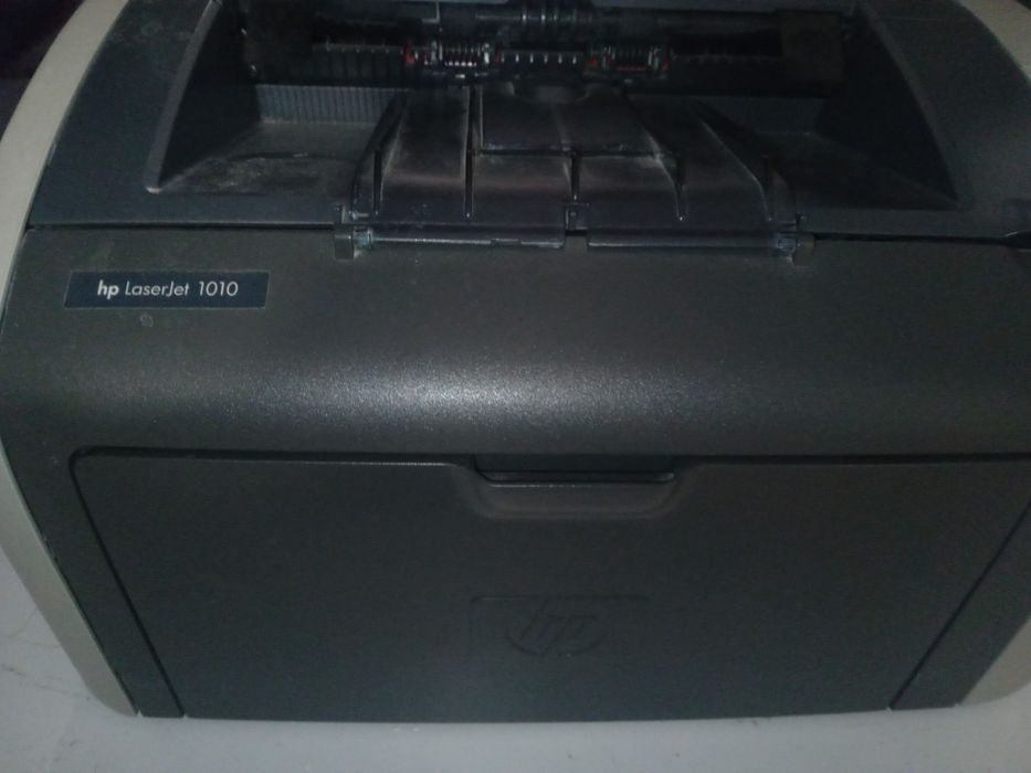 Продам лазерный принтер 1010