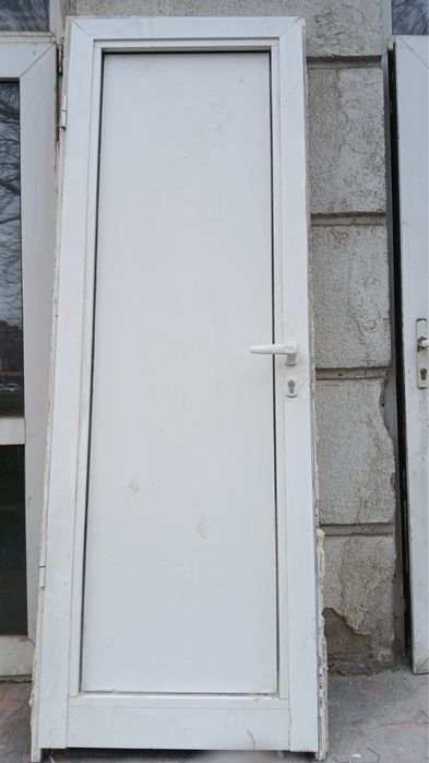 ПВЦ врати