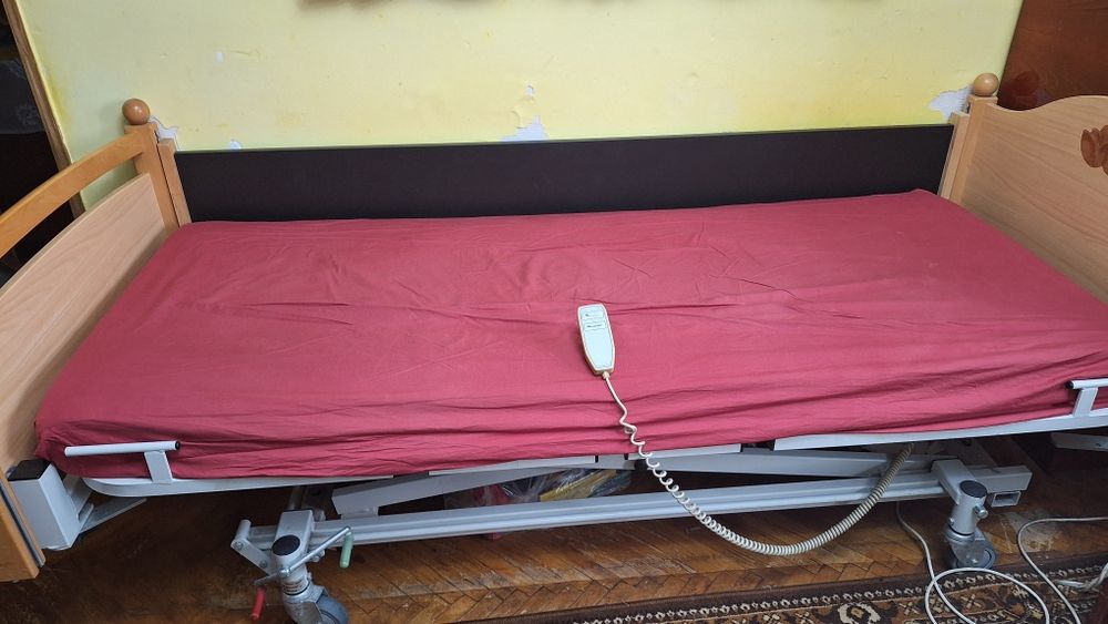 Pat medical cu acționare electrica