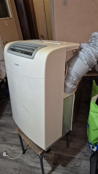 Мобилен климатик Bluesky с маркуч и дистанционно – напълно работещ