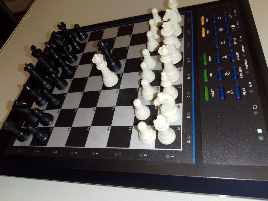 Joc șah computerizat MEPHISTO Manhattan, stare impecabila