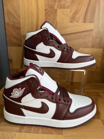 Jordan Air 1 Mid Retro Premium!