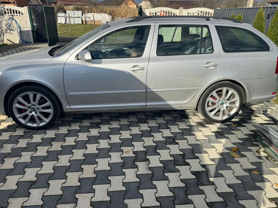 Skoda  vrs. 2.0 benzina 200 cai