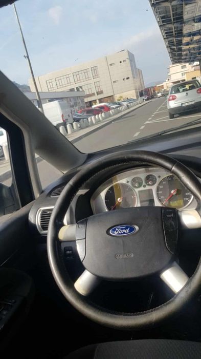 Vând Ford Galaxy