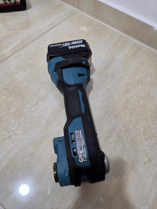 Multifuncțională multicuter Makita DTM 52