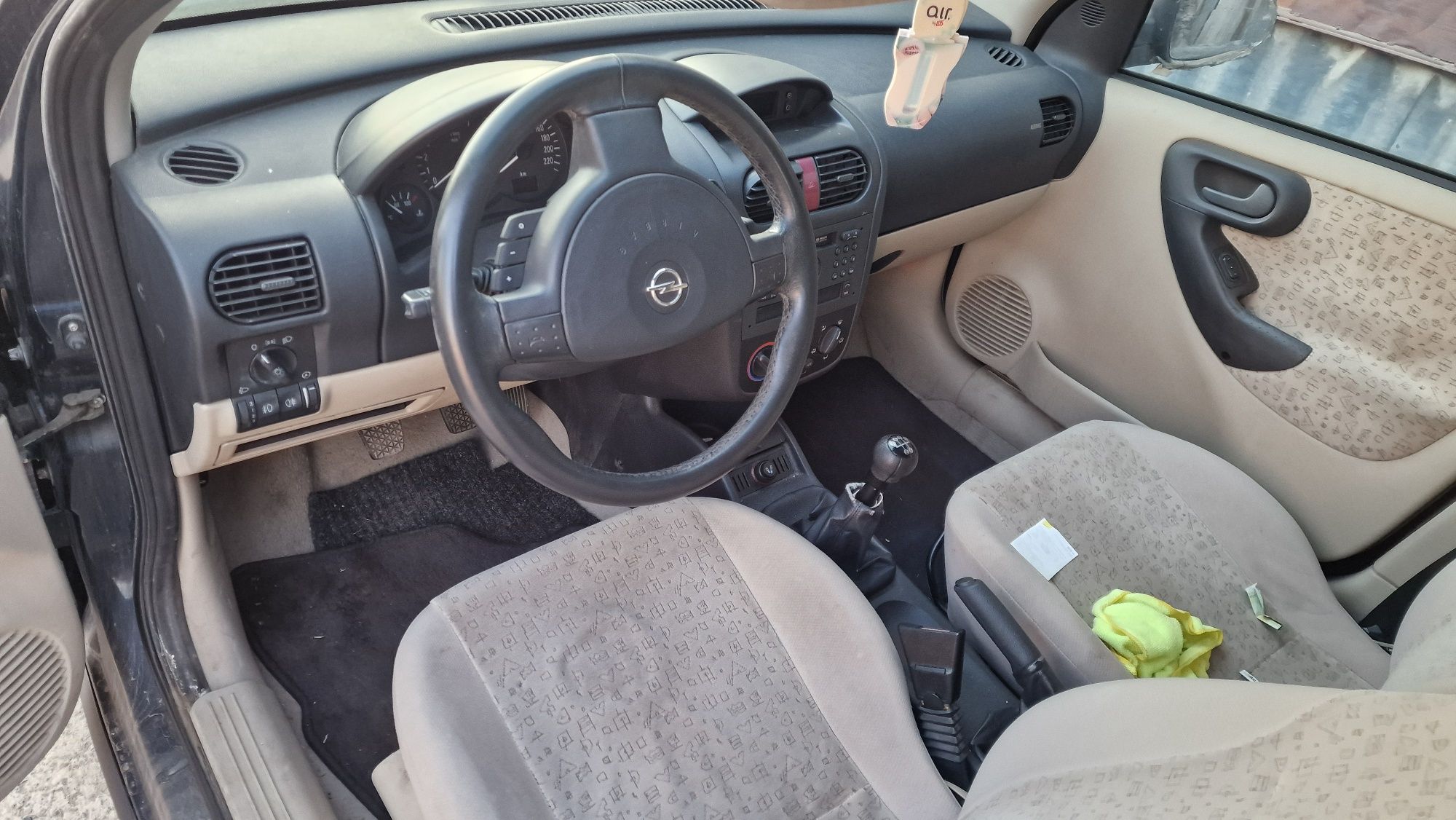 Interior corsa c 1.4