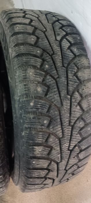 Продам шины зимние.
