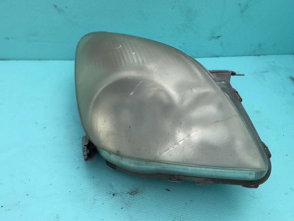 Фар Тойота Корола Версо / Toyota Corolla Verso 2001-2003г