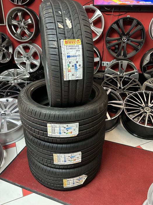 Гуми 255/40/20 Pirelli 4 броя Нови