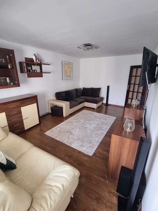 Apartament 4 camere,etaj 3, zona Piata Mică, Radăuți