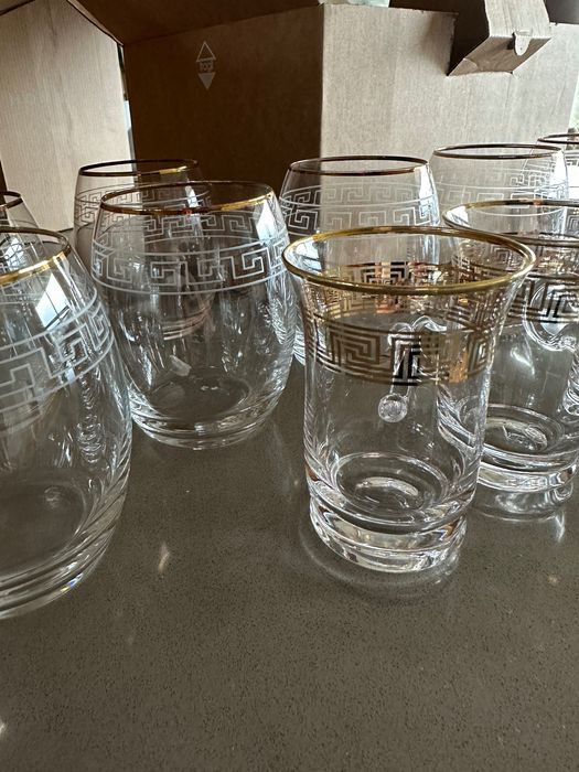 Сет чаши на Версаче от Zara Home