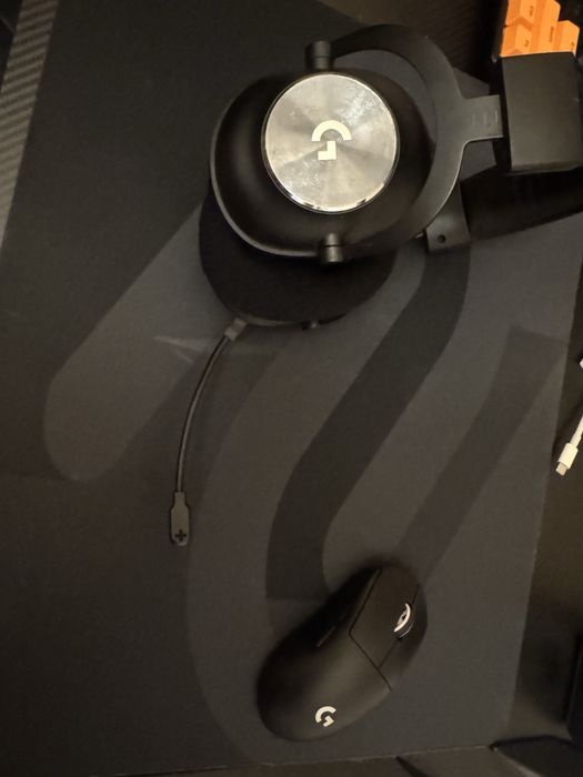 Mouse G Pro X Superlight 2 + BONUS casti Logitech G Pro X (prima vers)