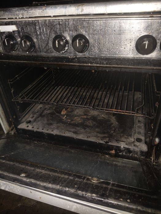 Aragaz inox cu 5 ochiuri si duze de gaz metan