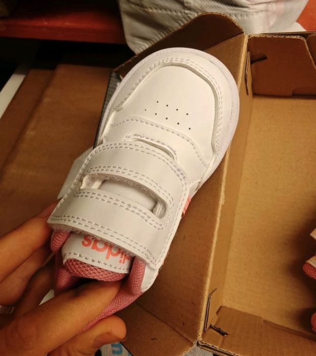 Детски обувки Адидас Нови