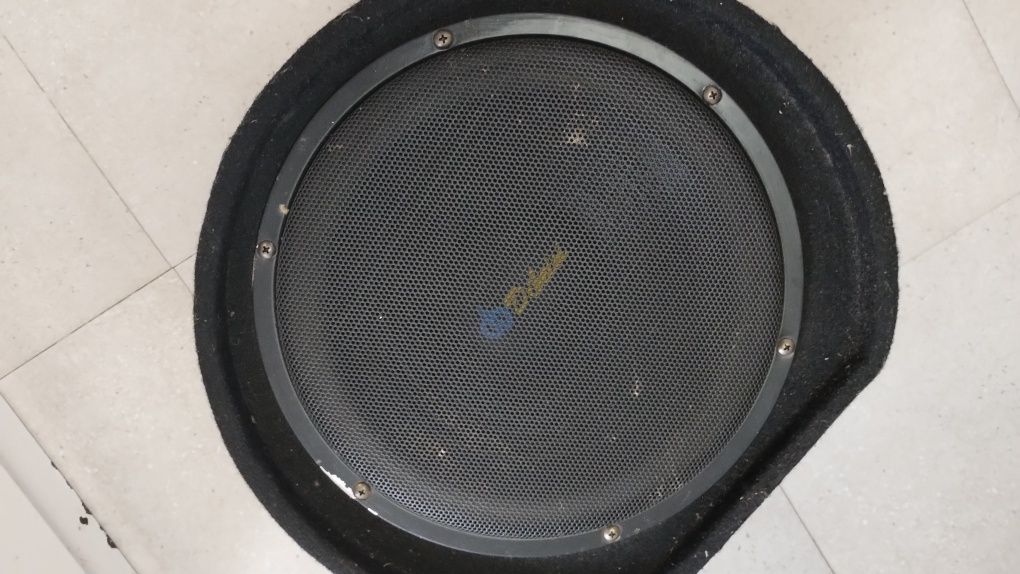 Subwoofer pentru auto