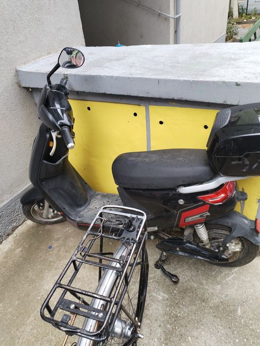 Vând scuter electric