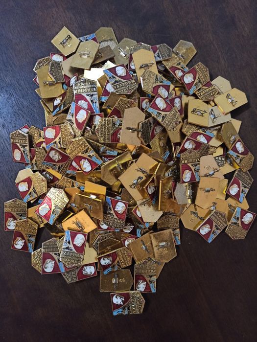 Продам значки СССР