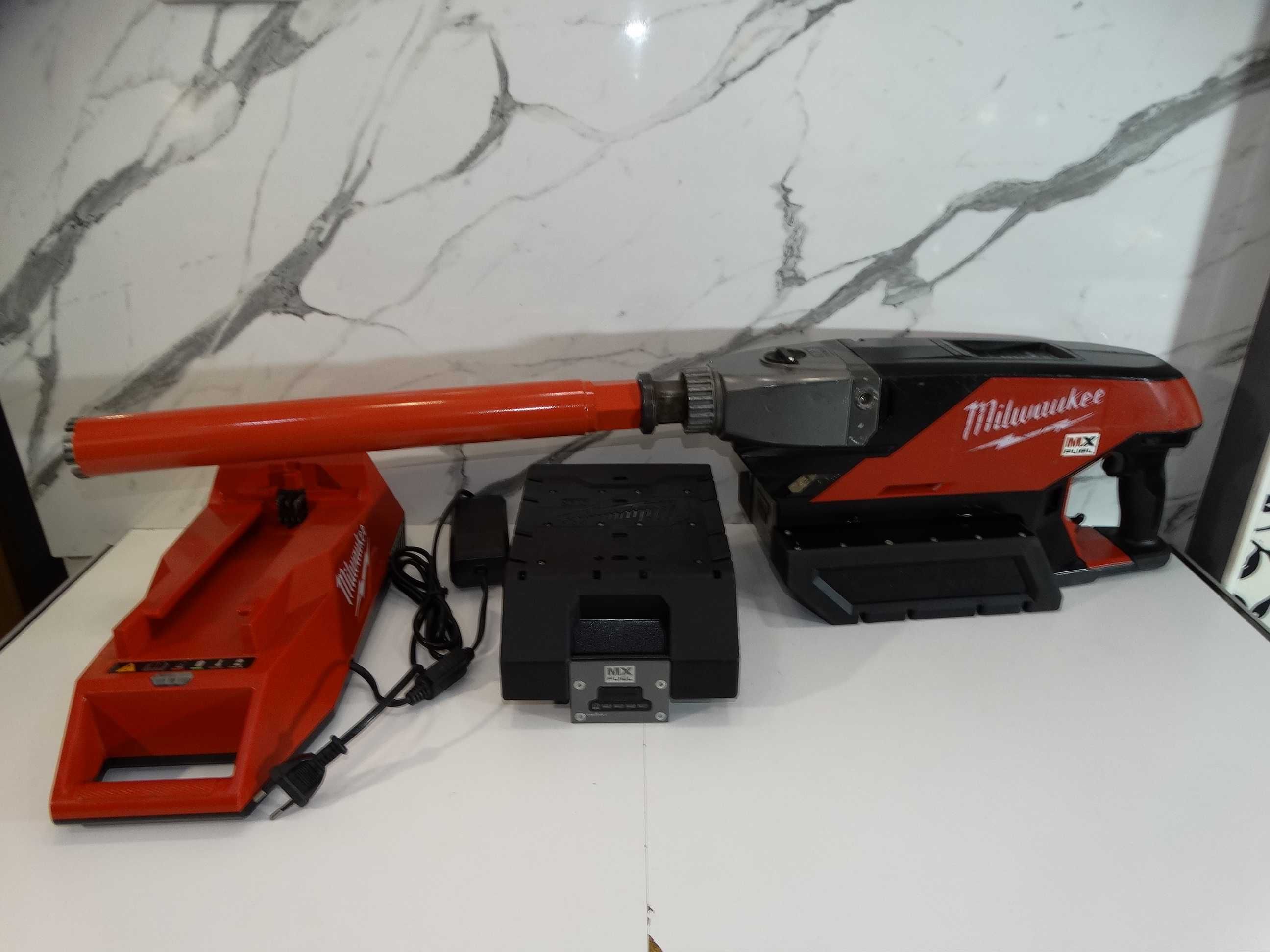 Milwaukee MXF DCD 150 / 2 x 6.0 Ah - Диамантено пробивна машина
