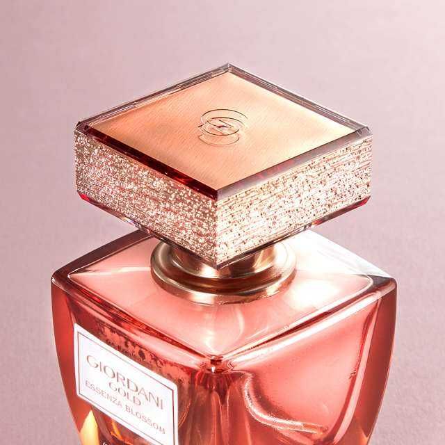 Parfum Giordani Gold Essenza Blossom (50 ml)