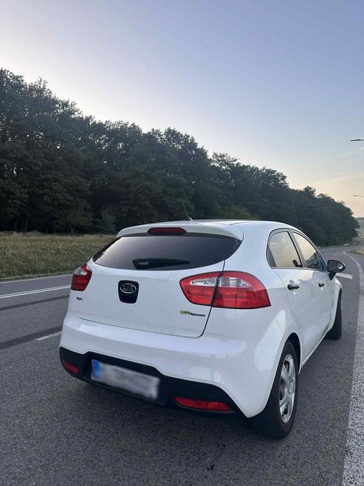 Vând mașină Kia Rio 2012