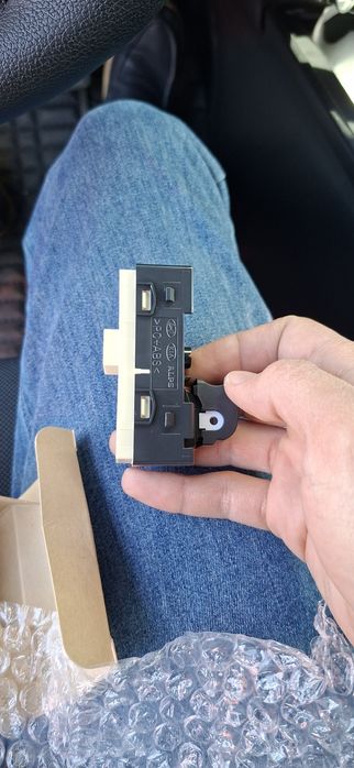 Кнопка Стекло подъёмник от hyundai elantra