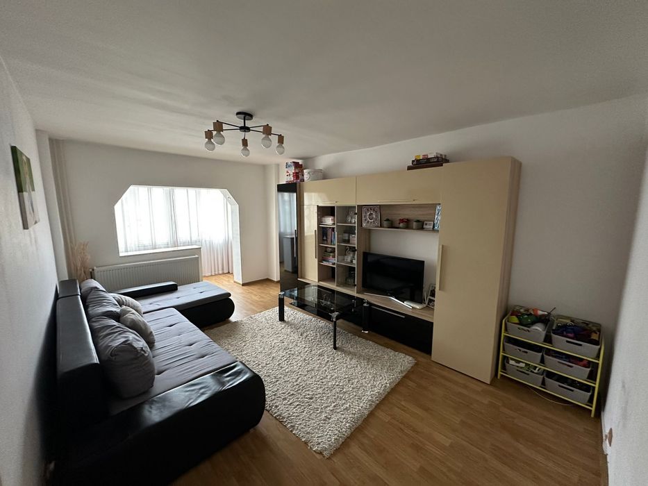 Vans apartament 2 camere decomandat