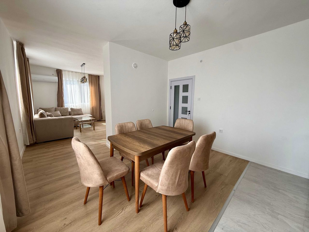 Дава се под наем Тристаен апартамент в Асеновград - 110 кв.м за 433.5 € - Снимка #3