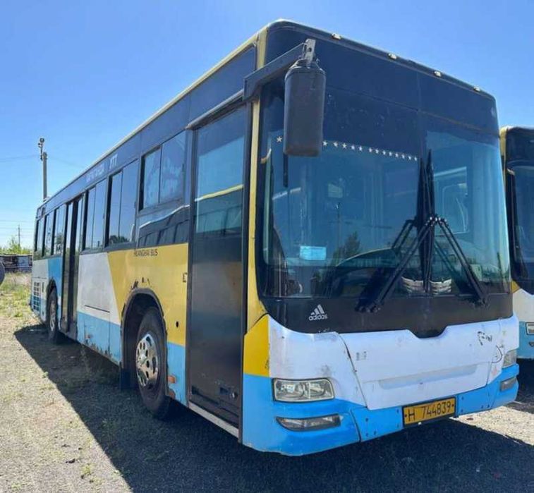 Автобусы Huangai