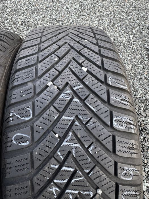 Set 2 anvelope 215 60 r16 Vredestein de iarna