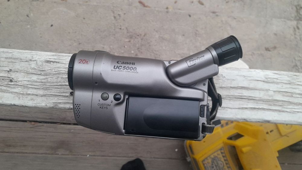 продам камеру canon