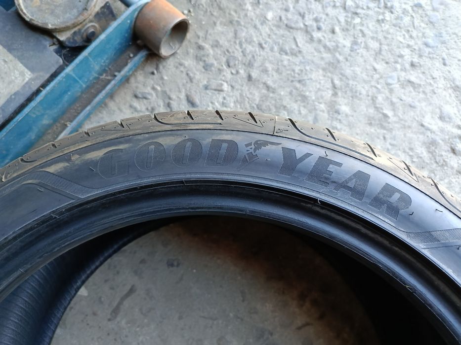 Летни гуми -19цола -255/40-1бр.-120лв."GOOD YEAR"-като нови