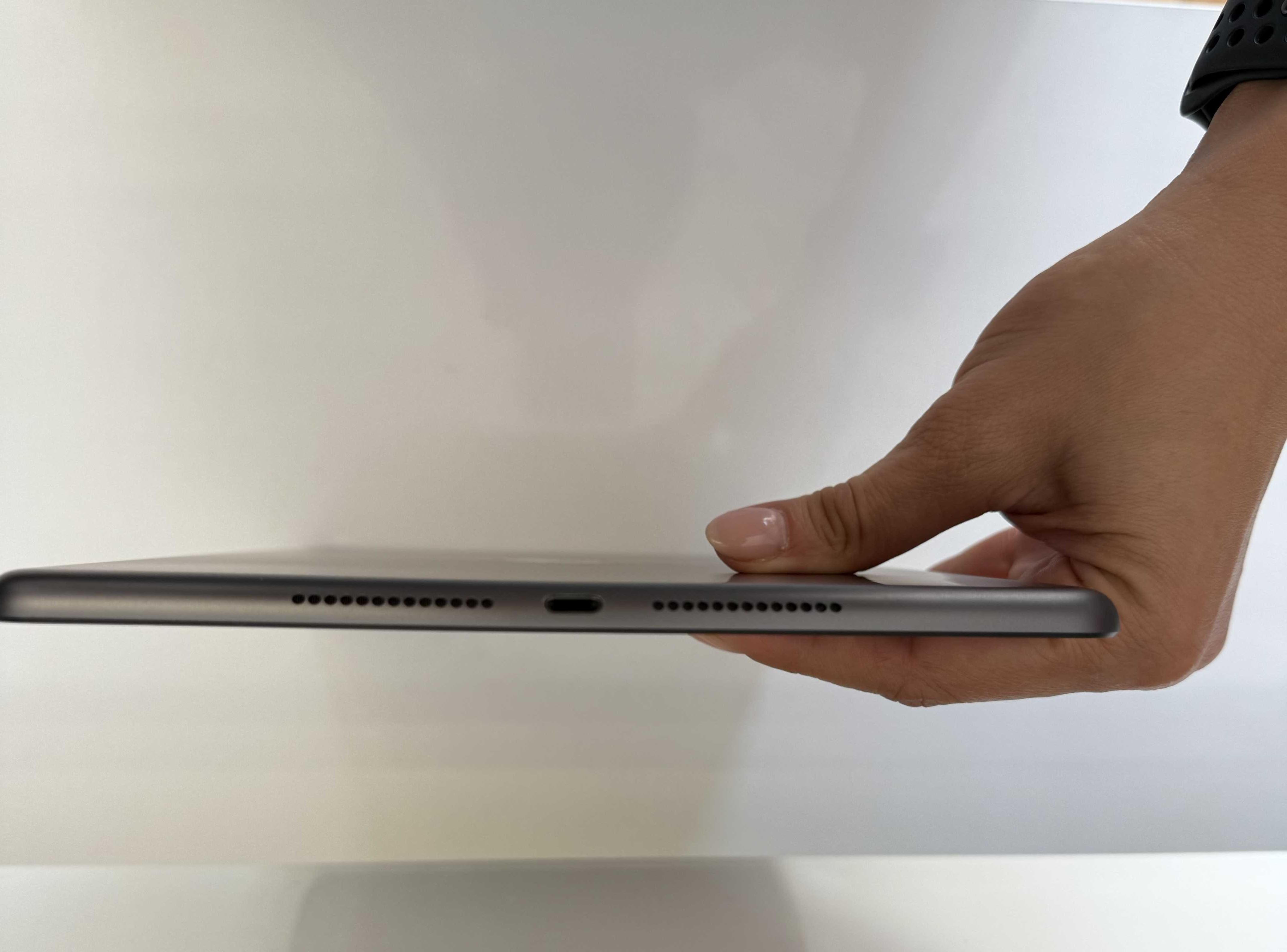 Таблет Apple iPad 9 Wi-Fi (MK2L3HC/A), 64GB