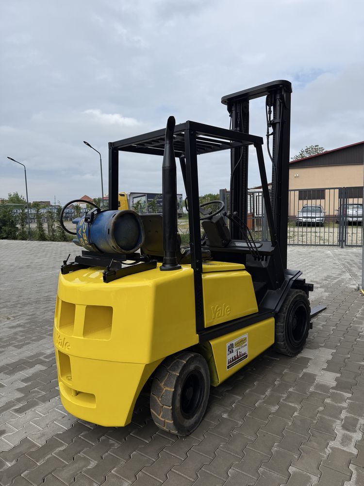 Stivuitor 3 tone Motostivuitor GPL 3000 kg , ridicare 4,5 metri