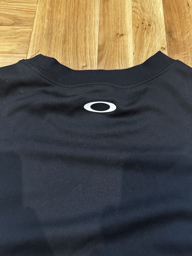 Oakley черна тениска