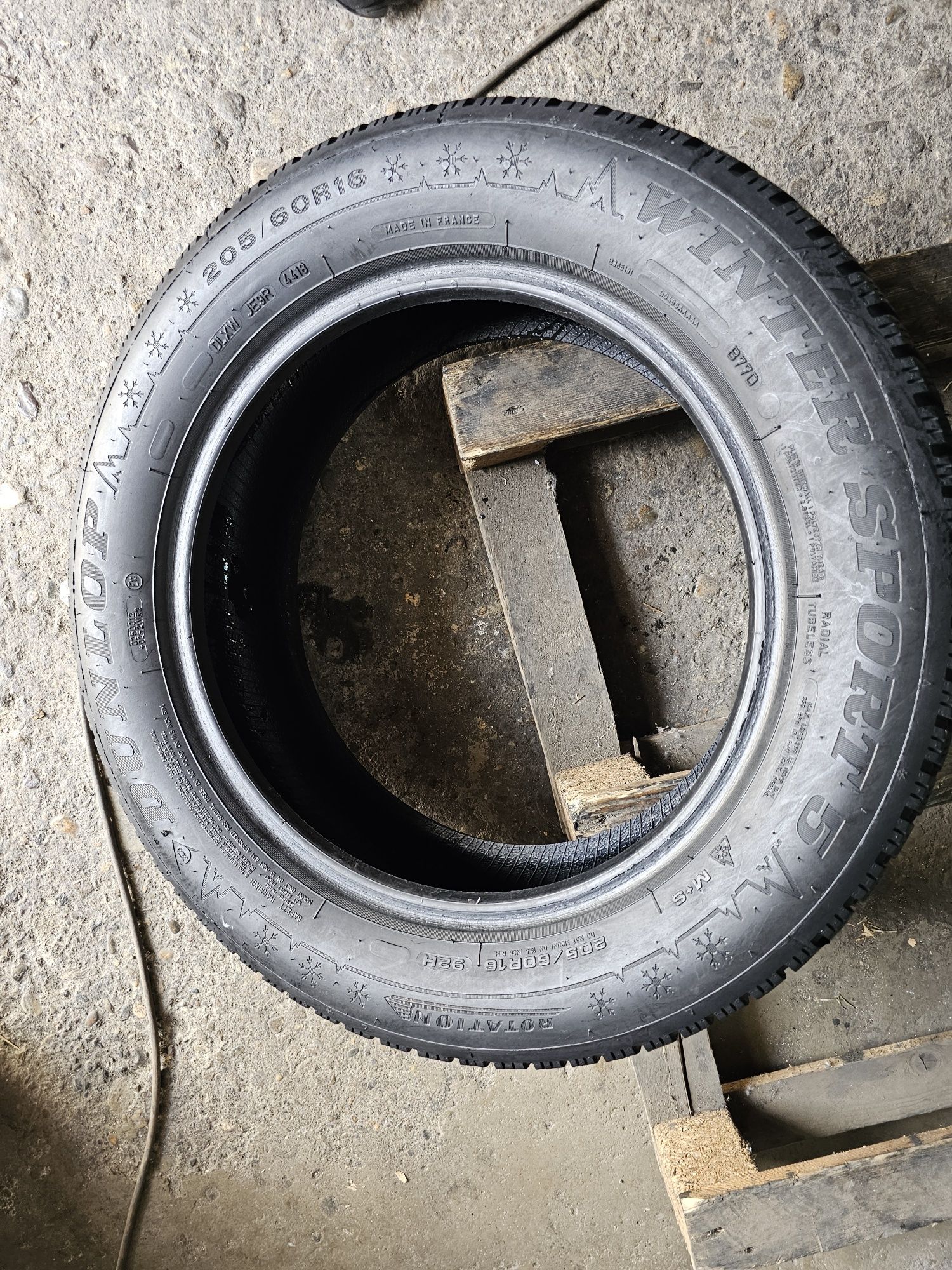 2 anvelope iarna 205 60 16 Dunlop