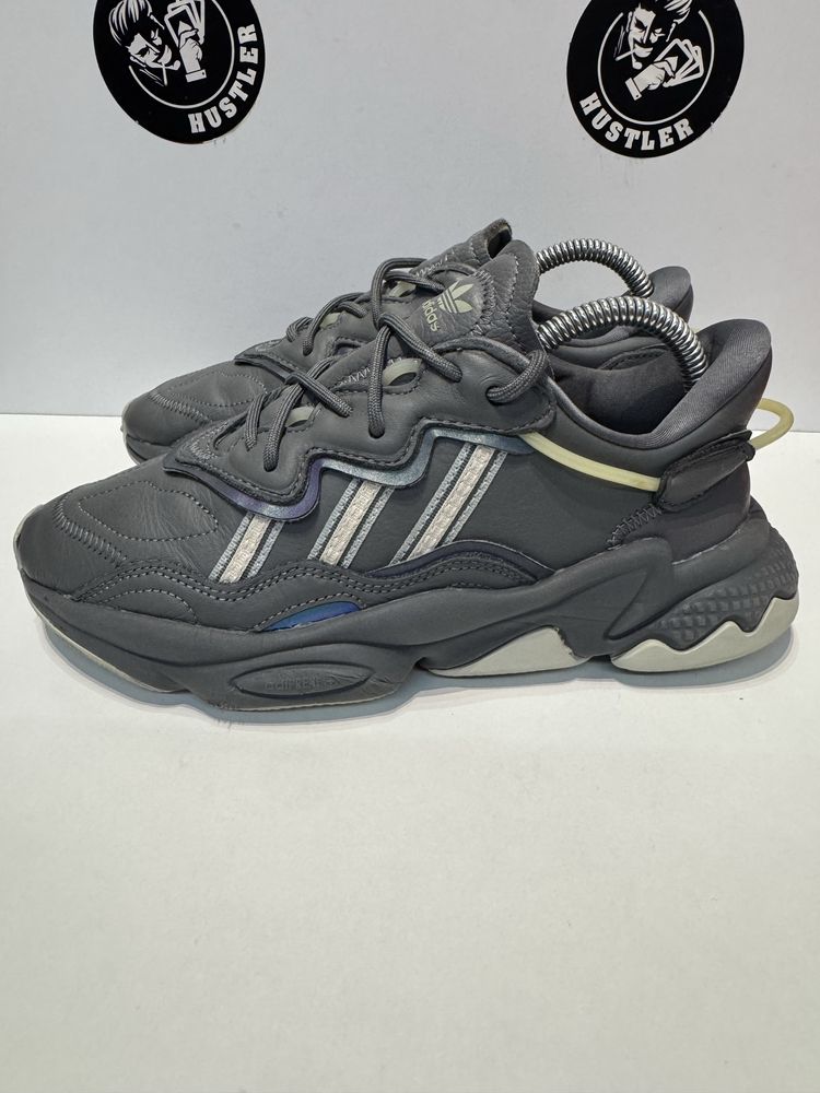 Маратонки ADIDAS OZWEEGO .Номер 38