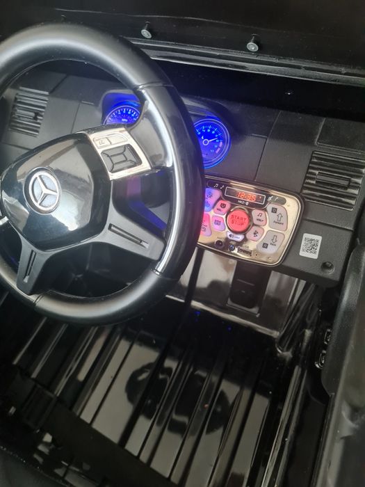 Акумулаторен джип Mercedes Benz