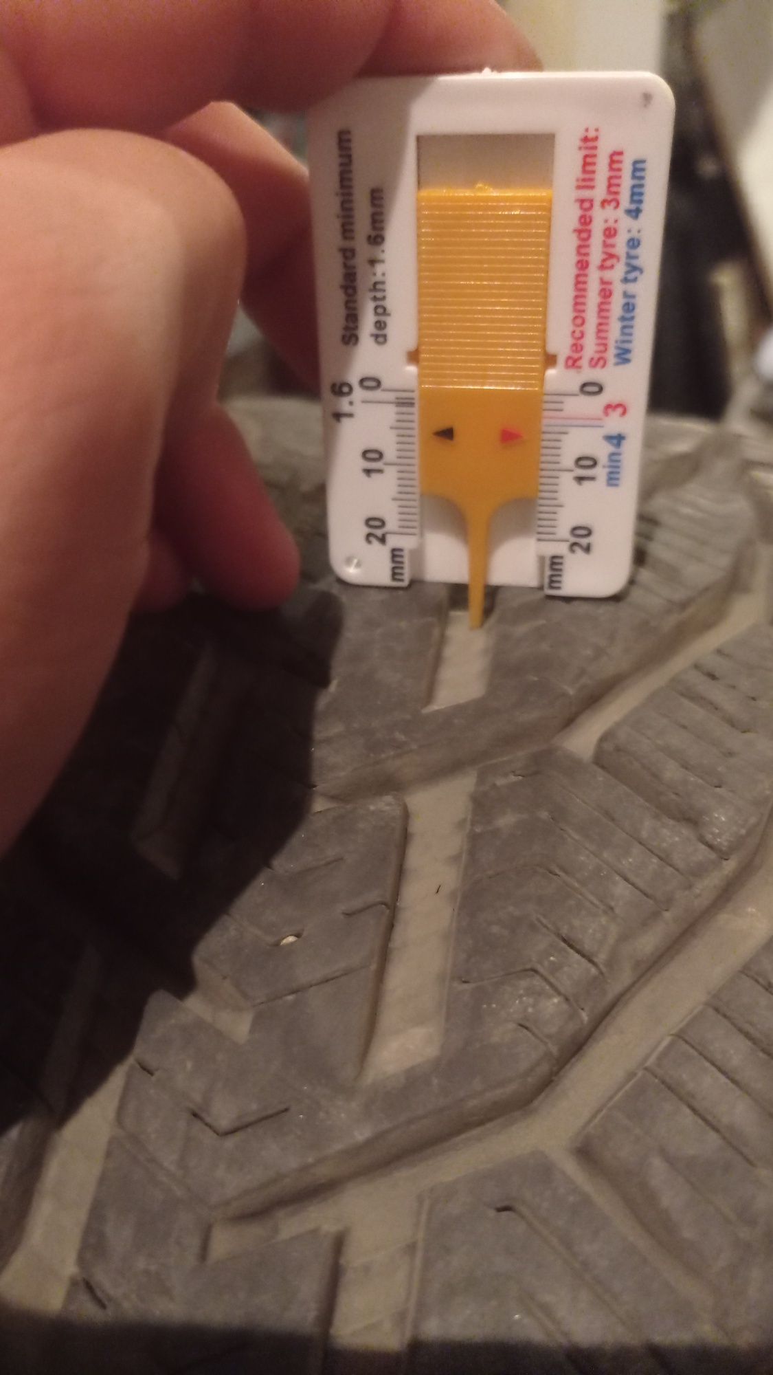 Зимни гуми 4бр двете riken 225 55 16