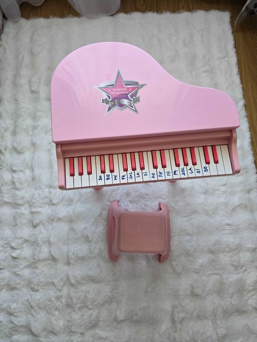 Pian jucarie cu scaun