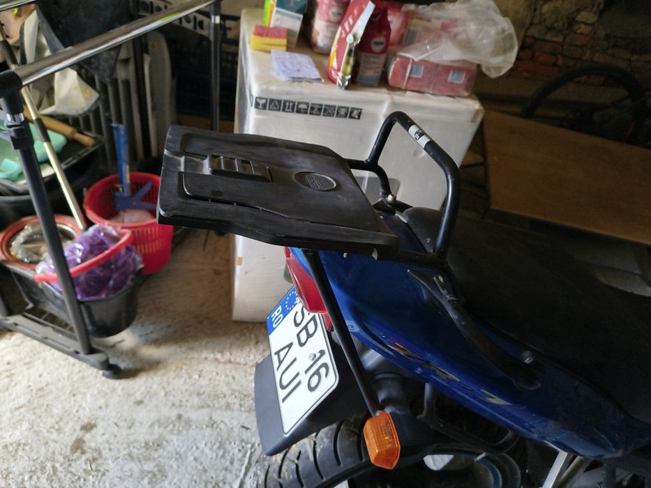 Vând motocicleta Kawasaki ZR 750